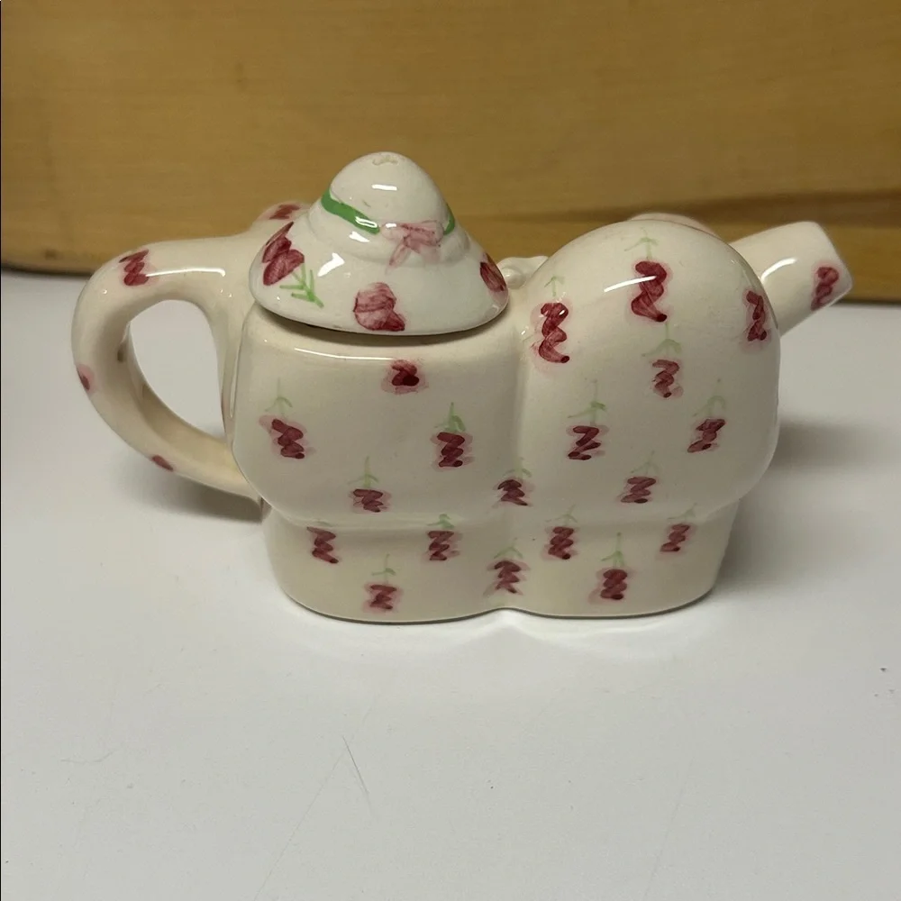 Vintage Cardinal Inc. Tea-Nee Ceramic Cat Teapot